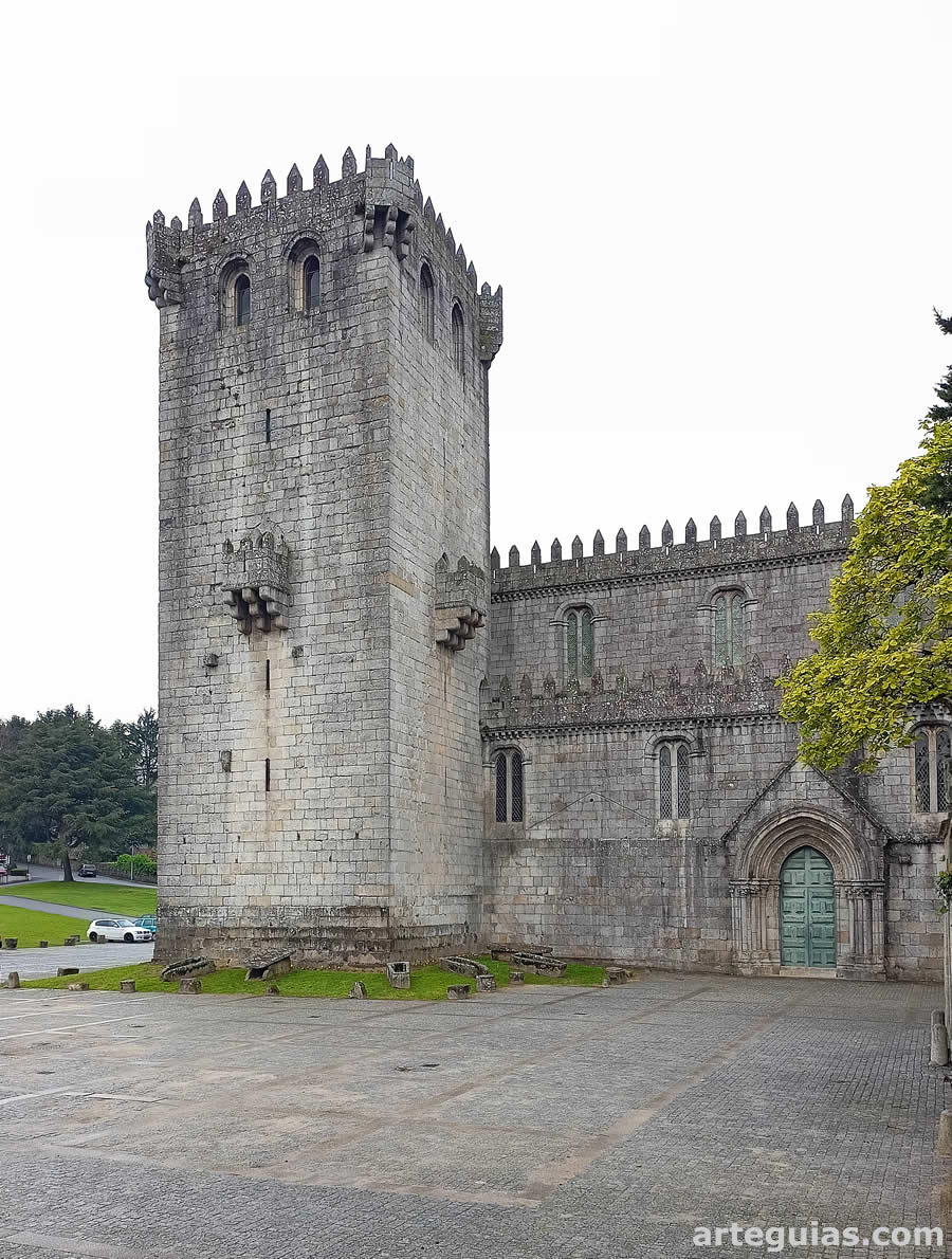 Torre campanario desde el sur