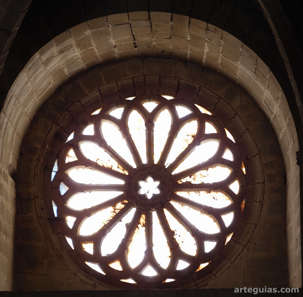 Rosetón de la fachada occidental. Iglesia del Monasterio de La Oliva