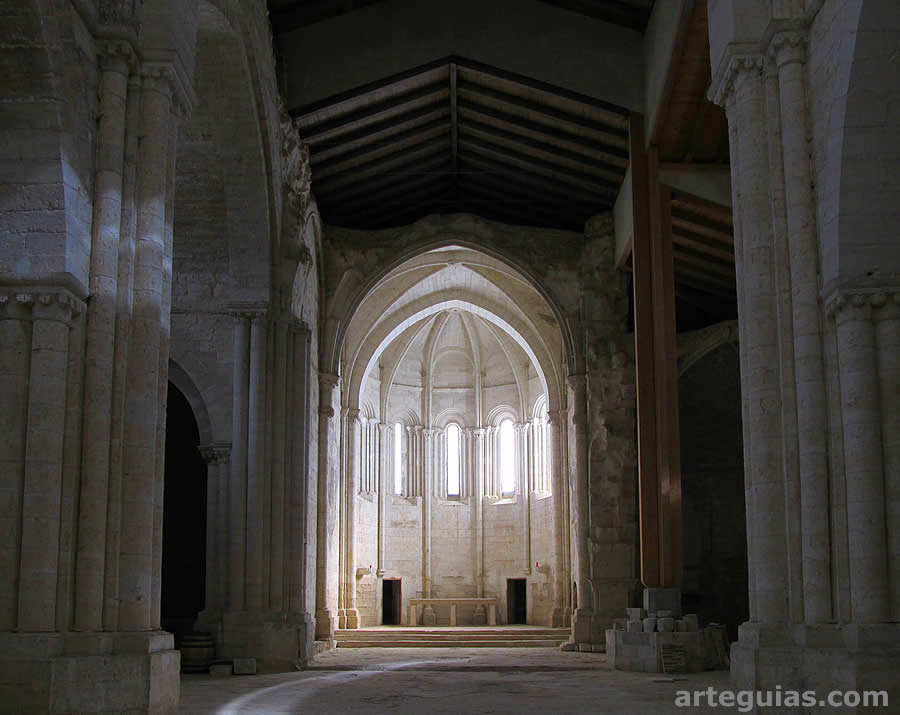 Monasterio de Santa María de Palazuelos, Valladolid: interior de la iglesia