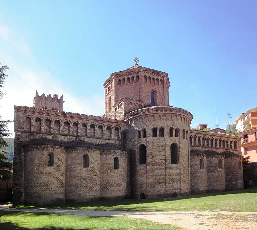Cabecera de la iglesia abacial del Monasterio de Santa Mar&iacute;a de Ripoll