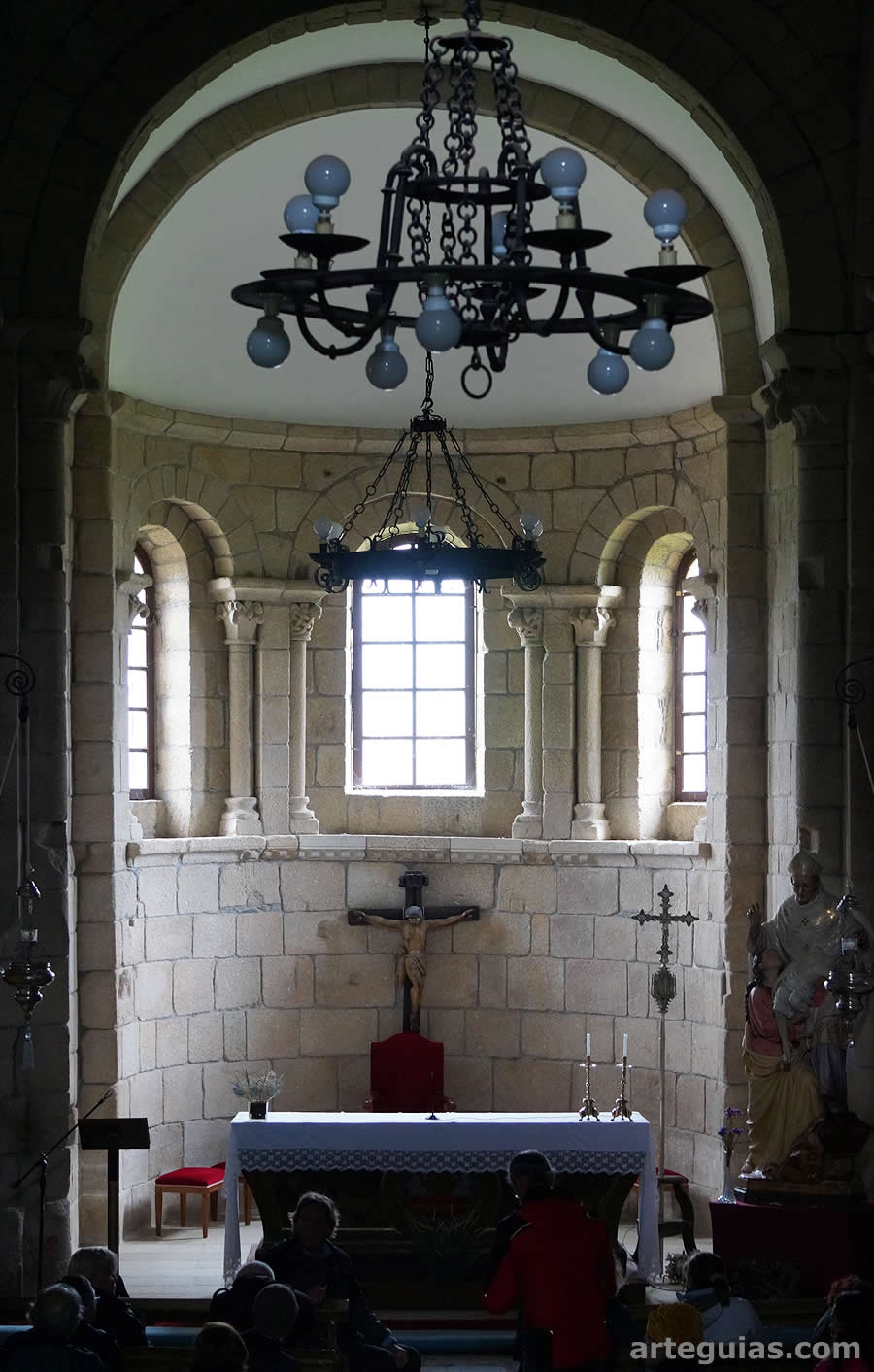 Precioso &aacute;bside central