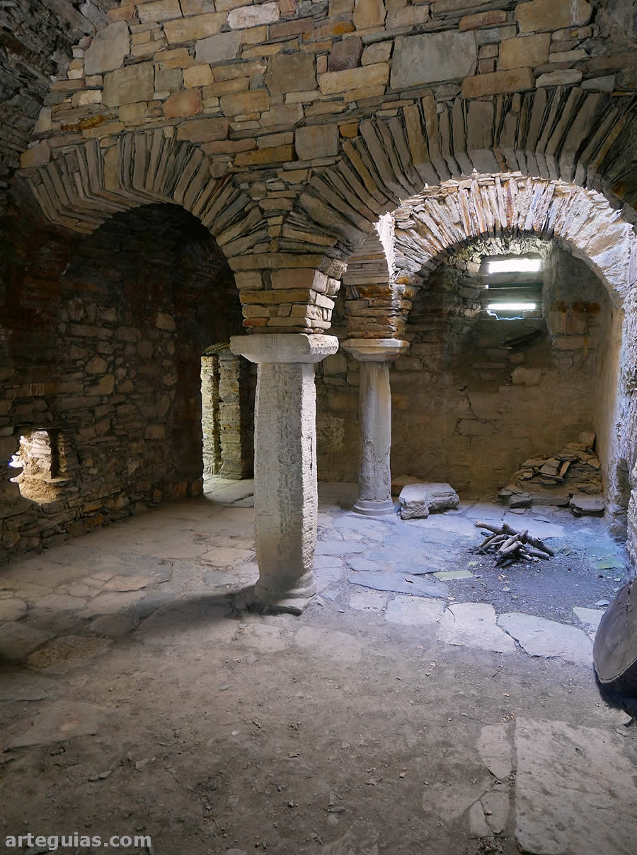 La cocina es una de las dependencias mejor conservadas y  con encanto del monasterio