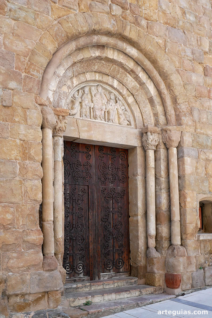 Portada del muro oeste