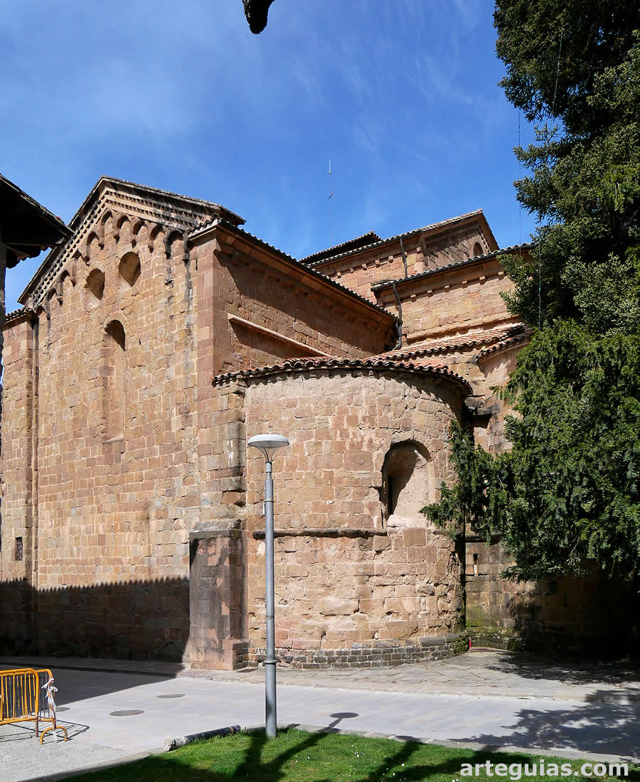 Cabecera y transepto (brazo sur). Monasterio de Sant Joan de les Abadesses, Girona