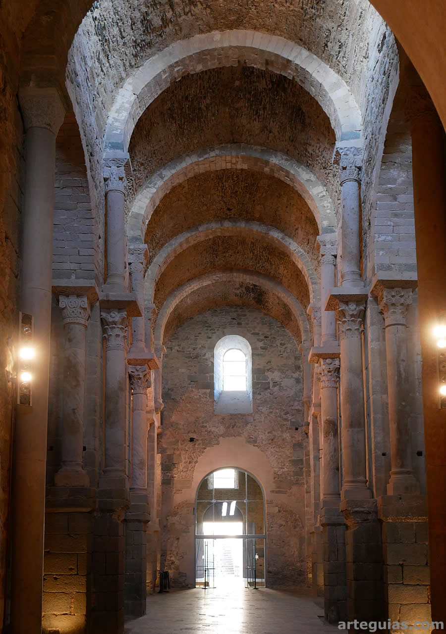 Monasterio de Sant Pere de Rodes: iglesia prerrom&aacute;nica