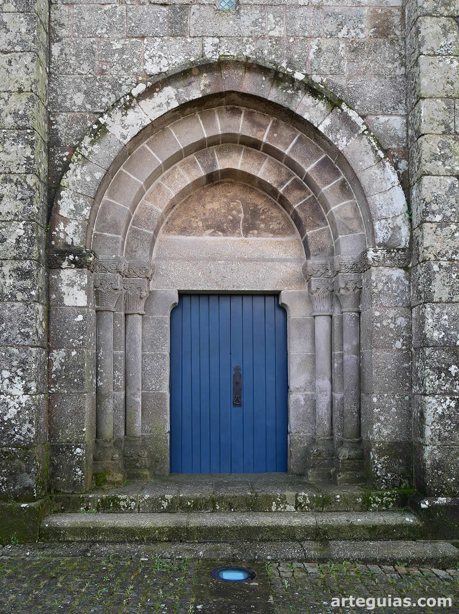 Sencilla puerta septentrional