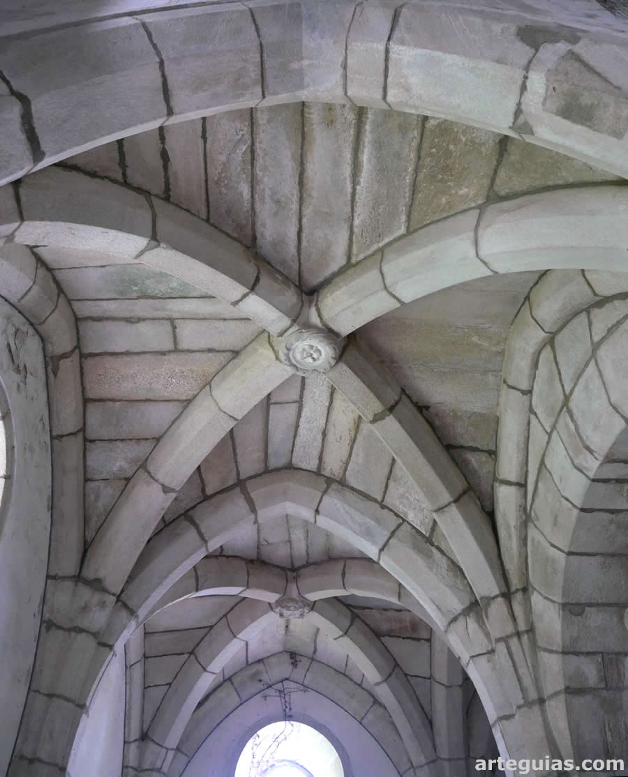 Bóvedas de crucería de la cocina del monasterio de Sobrado dos Monxes