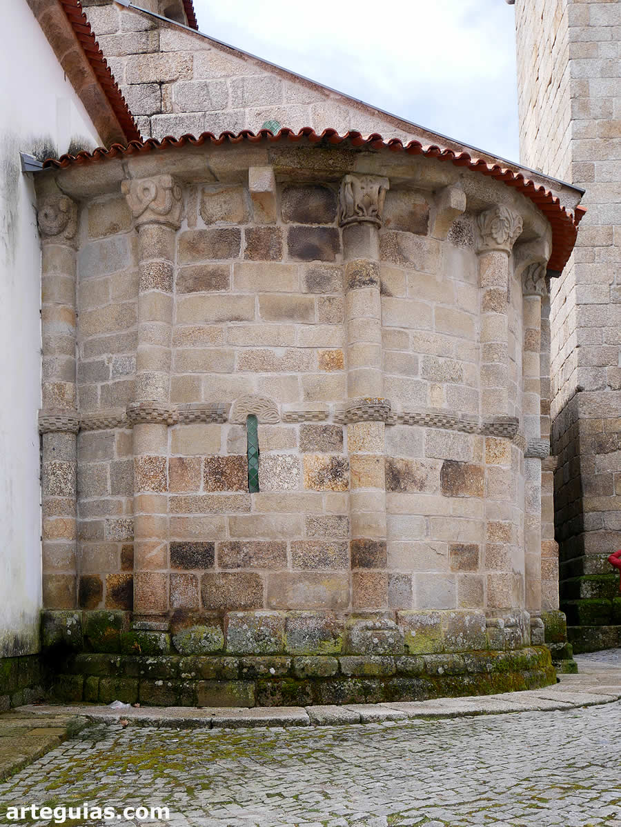 Exterior del &aacute;bside norte