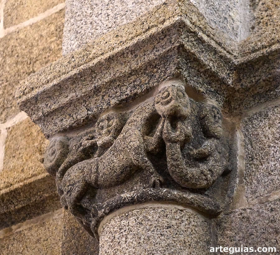 Capitel interior zoomorfo