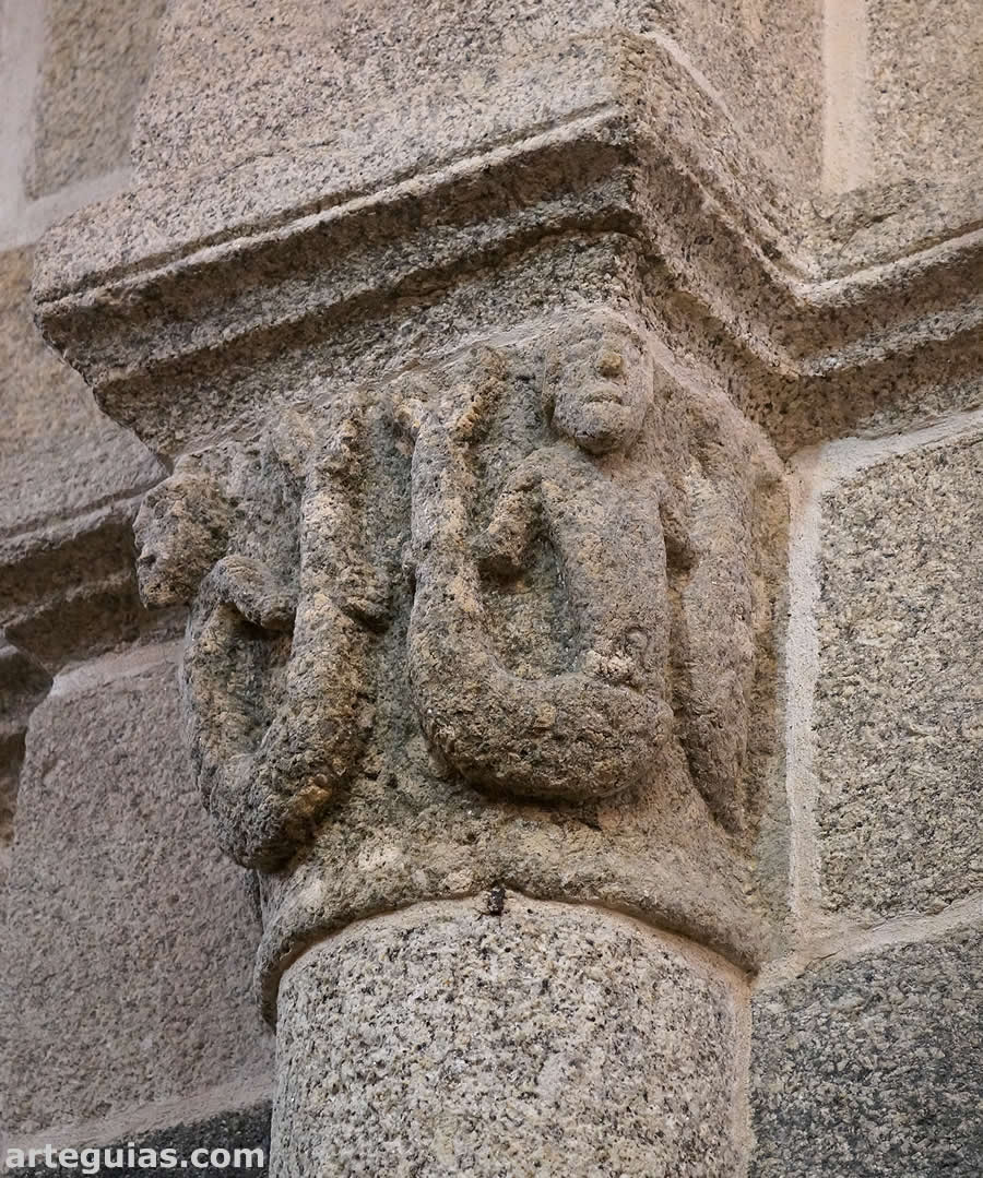 Capitel con nereidas