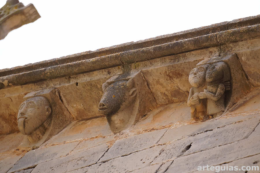 Canecillos rom&aacute;nicos