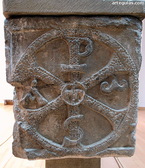 Cara menor con un Crism&oacute;n