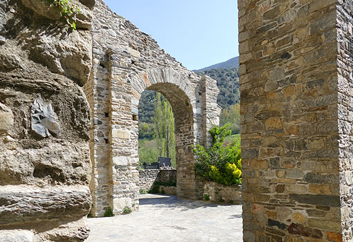 Ruinas de las dependencias del Monasterio de Sant Serni de Tav&egrave;rnoles
