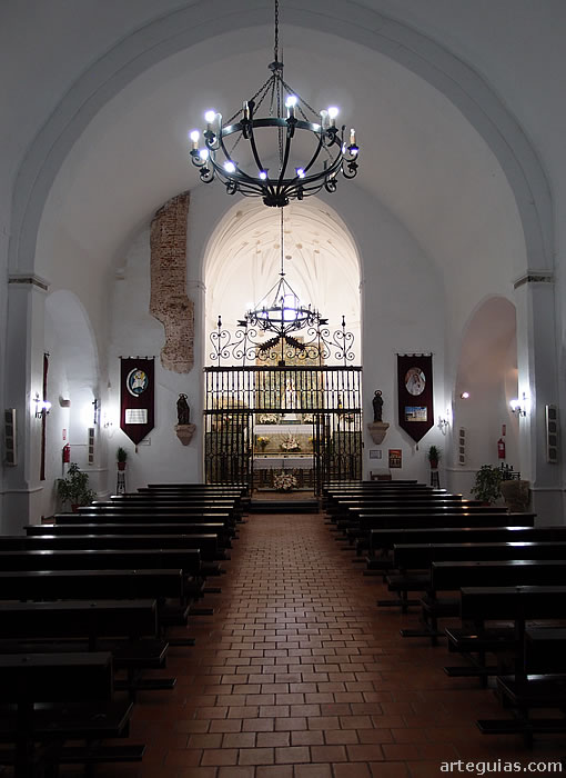 Monasterio de Tentud&iacute;a: nave de la iglesia