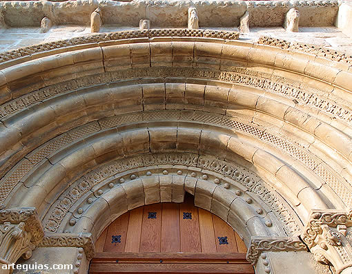 Arquivoltas de la portada. Monasterio de Zamartze