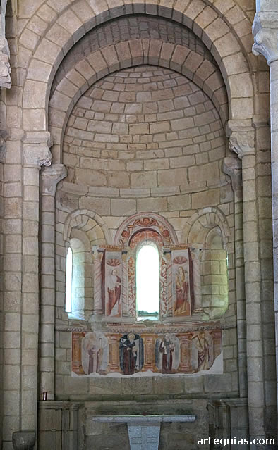 Monasterio de Santa Cristina de Ribas de Sil: interior del &aacute;bside principal