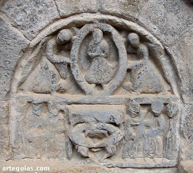 Tumba con la representaci&oacute;n del alma transportada por dos &aacute;ngeles. Pante&oacute;n de los nobles