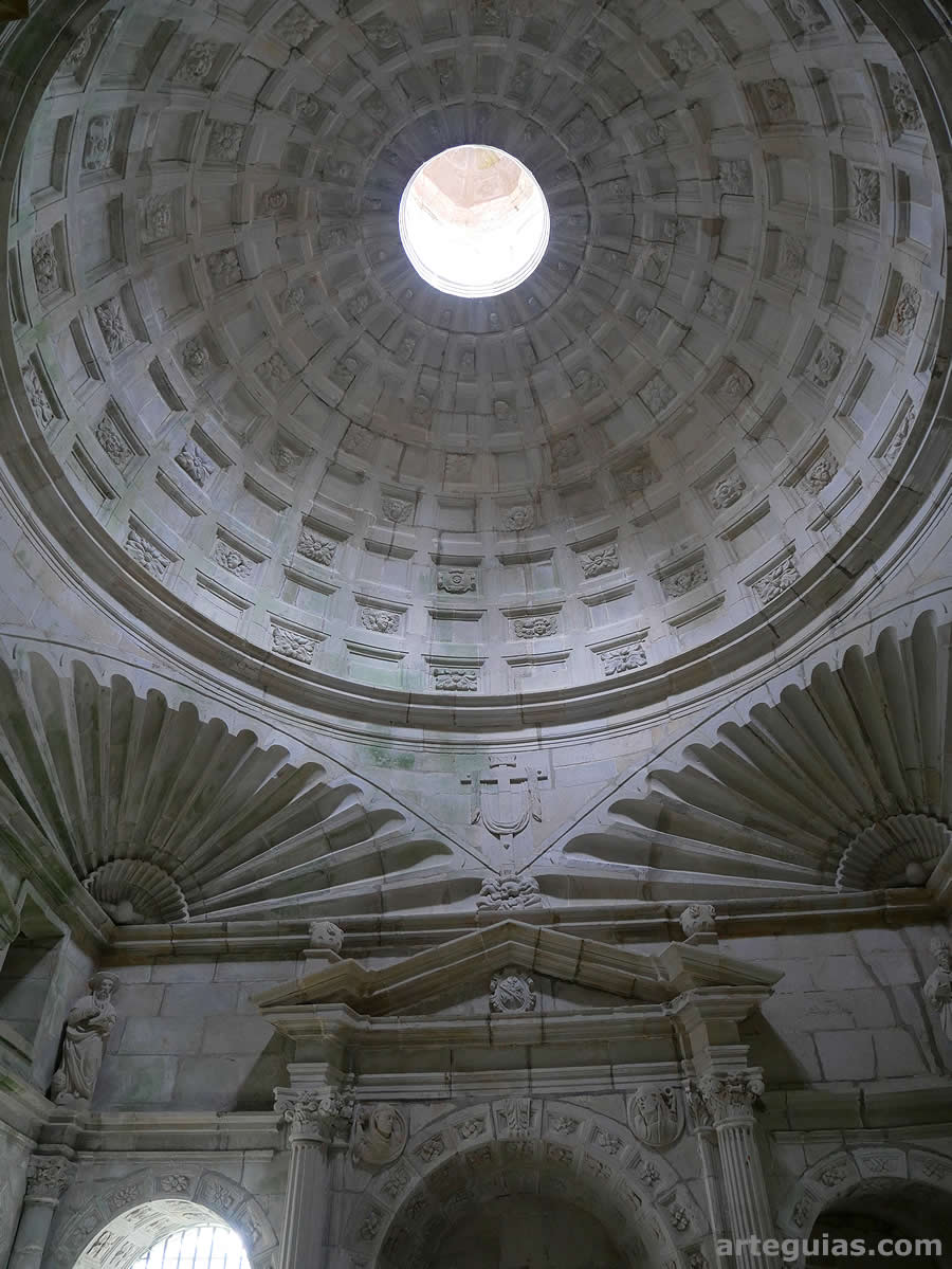 C&uacute;pula y trompas de la sacrist&iacute;a