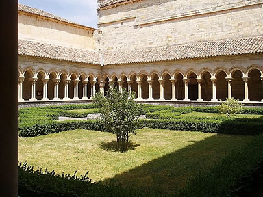 El c&eacute;lebre claustro de San Andr&eacute;s de Arroyo