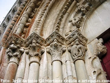 Portada de la iglesia de San Esteban de Ribas de Mi&ntilde;o