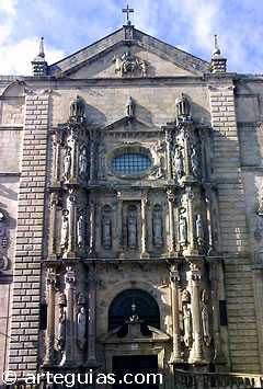 Fachada de la iglsia monacal