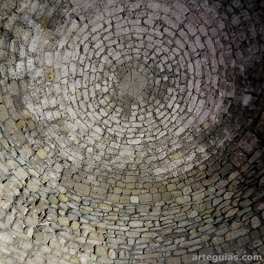 B&oacute;veda cupuliforme reconstruida