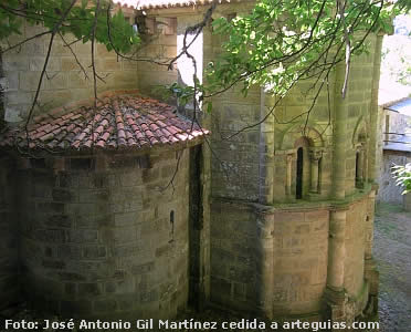 Cabecera de perfecta arquitectura. Santa Cristina de Ribas de Sil