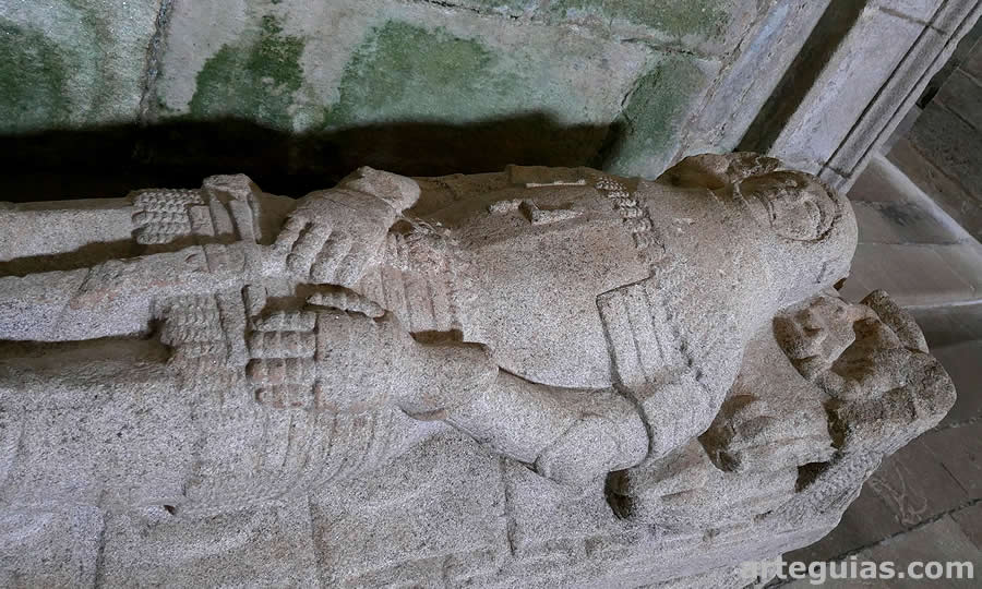 Sarcófago de un caballero de los Bahamonse en la Capilla de San Juan