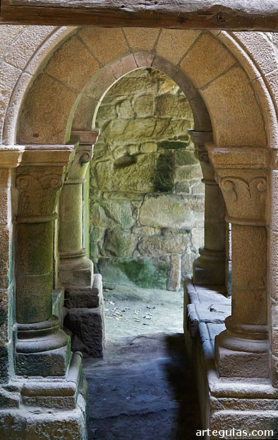 Otro &aacute;ngulo de la base de la torre