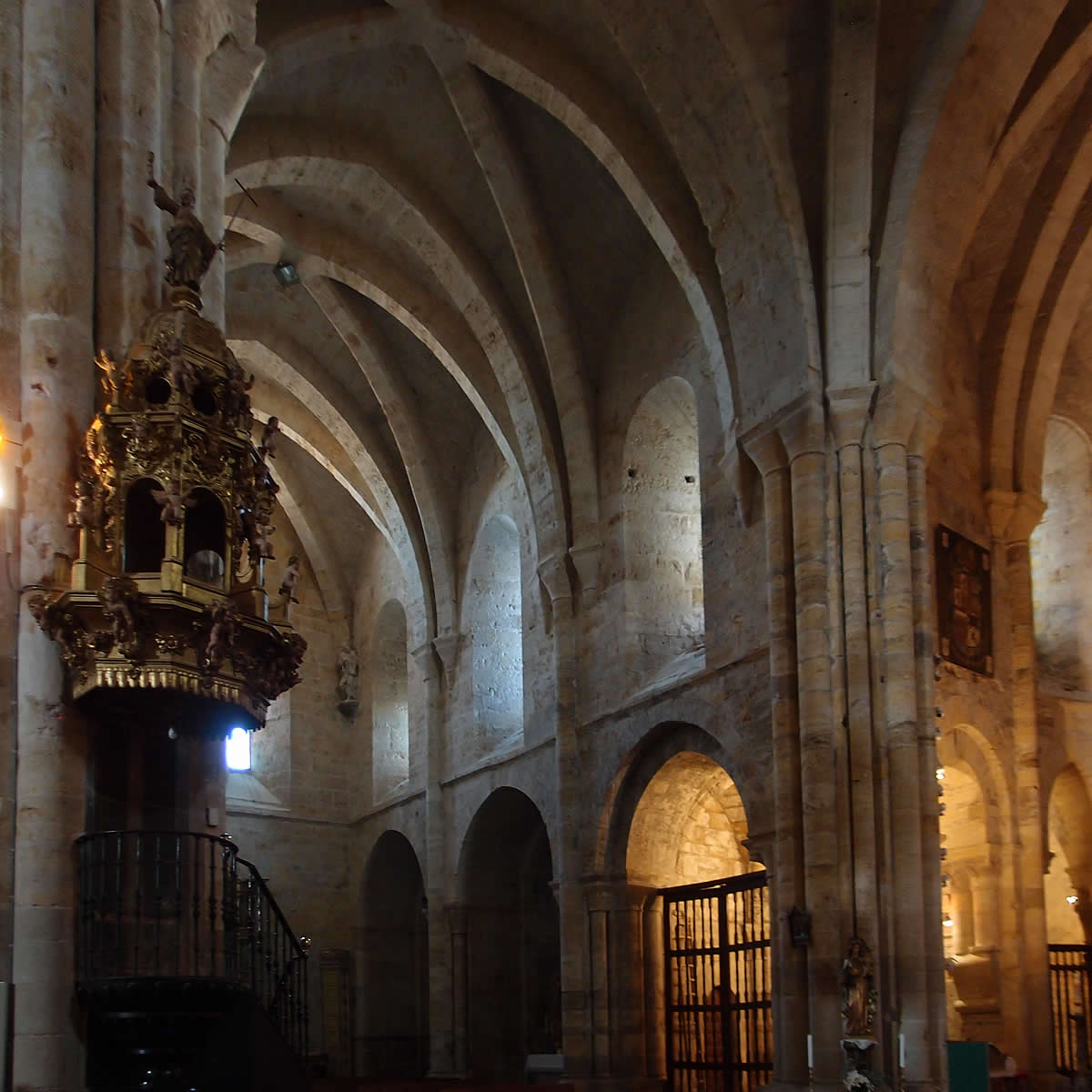 Transepto de la iglesia del Monasterio de Fitero, Navarra