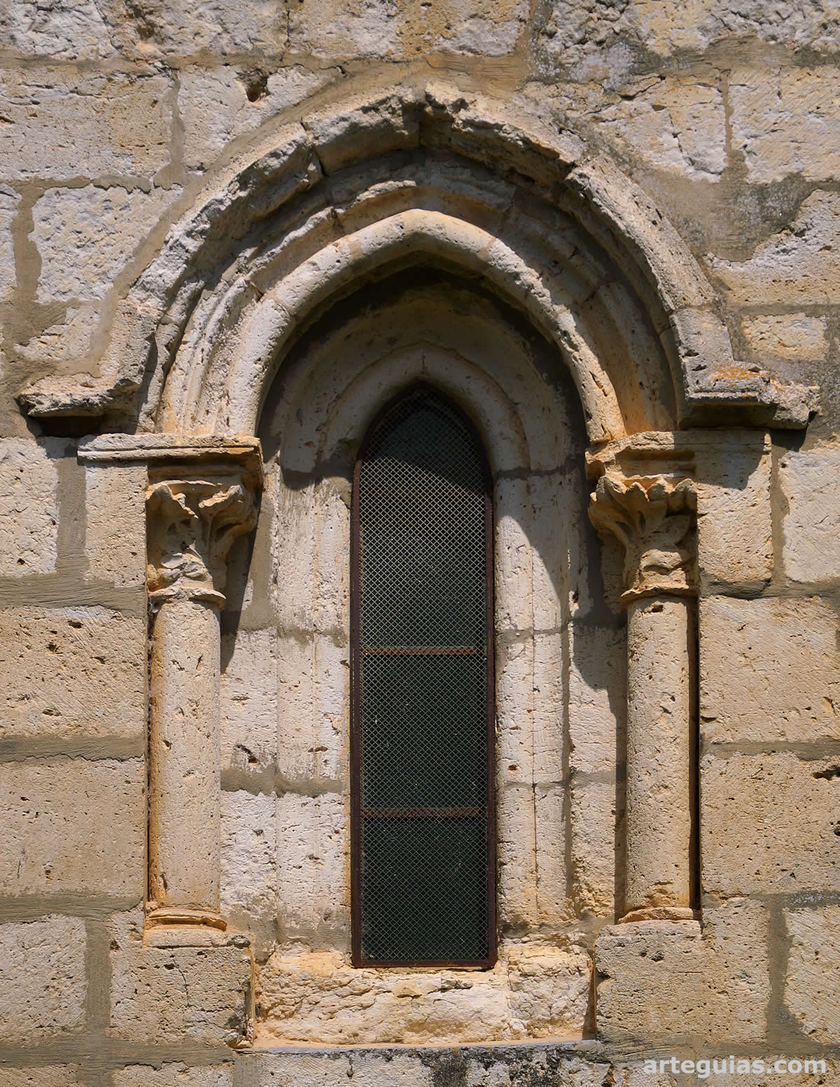 Ventanal rom&aacute;nico