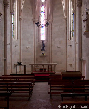 Interior de la iglesia: &aacute;bside principal