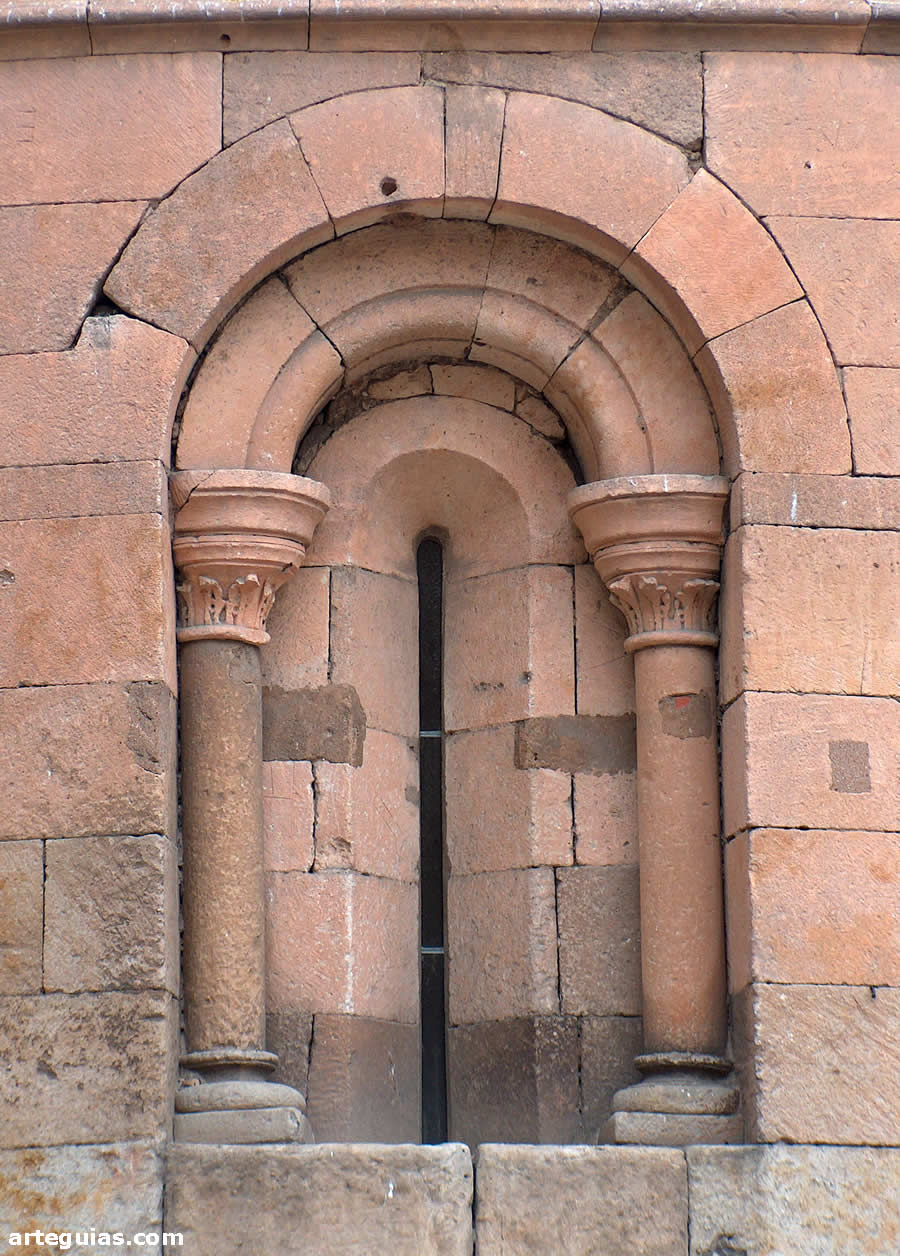 Ventanal del &aacute;bside