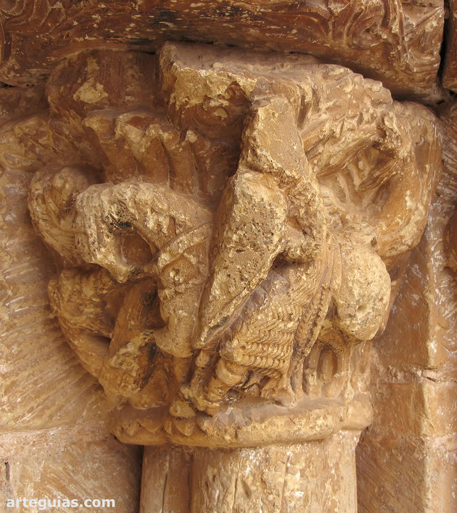 Capitel de la portada