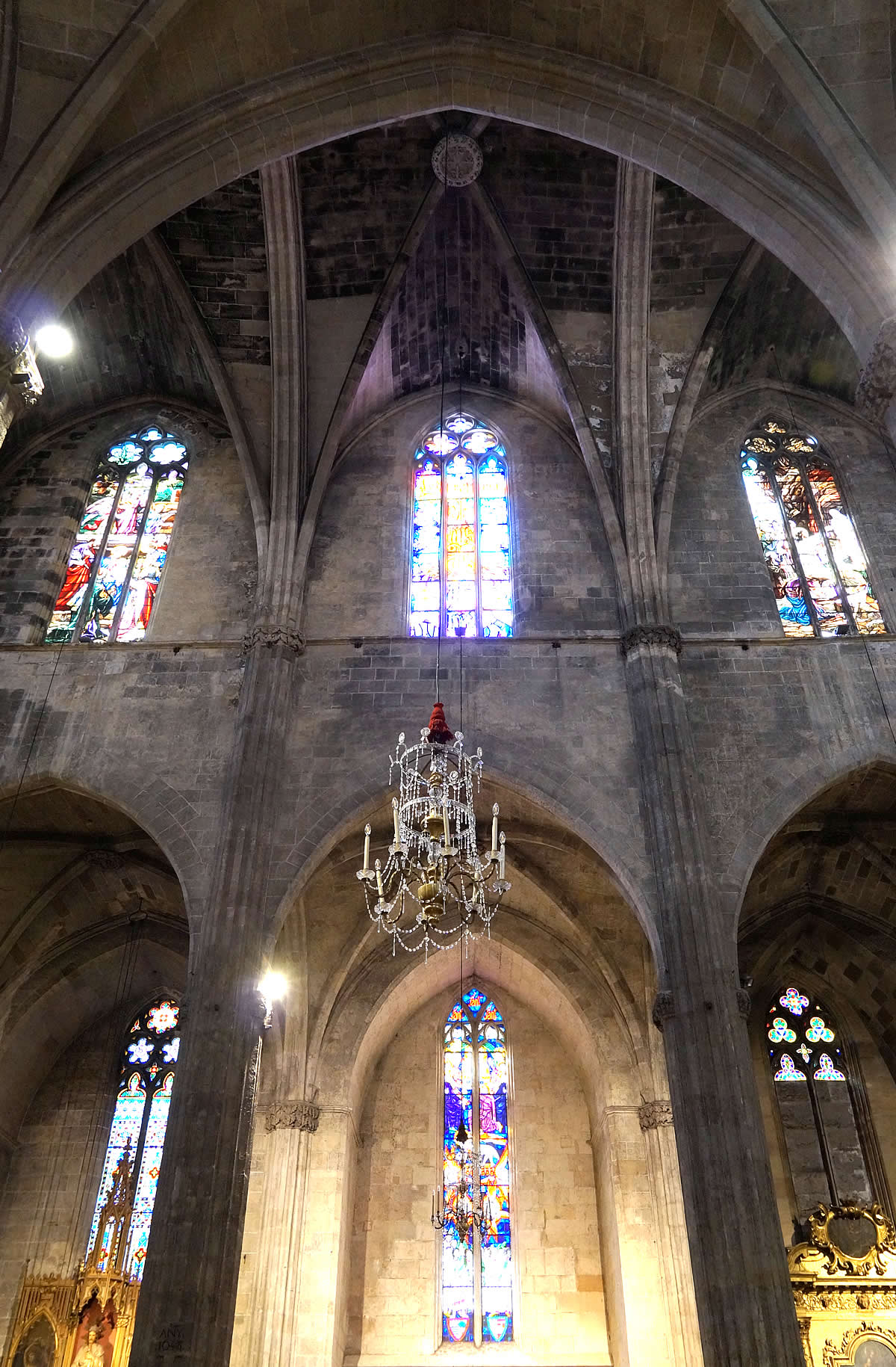 Claristorio de iluminaci&oacute;n del templo de Santa Eulalia