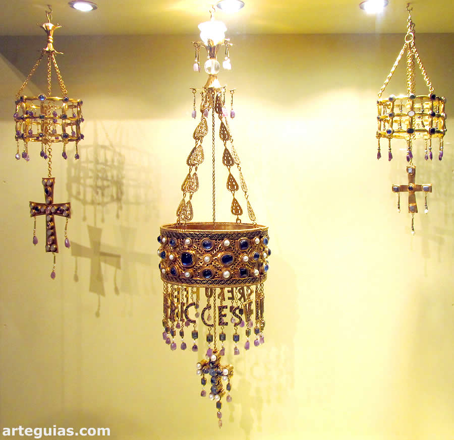 Reproducciones del Tesoro de Guarrazar