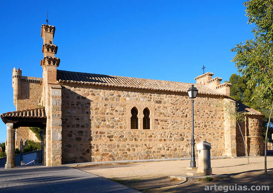 Costado meridional de la ermita de Nuestra Se&ntilde;ora de la Natividad de Guadamur, Toledo