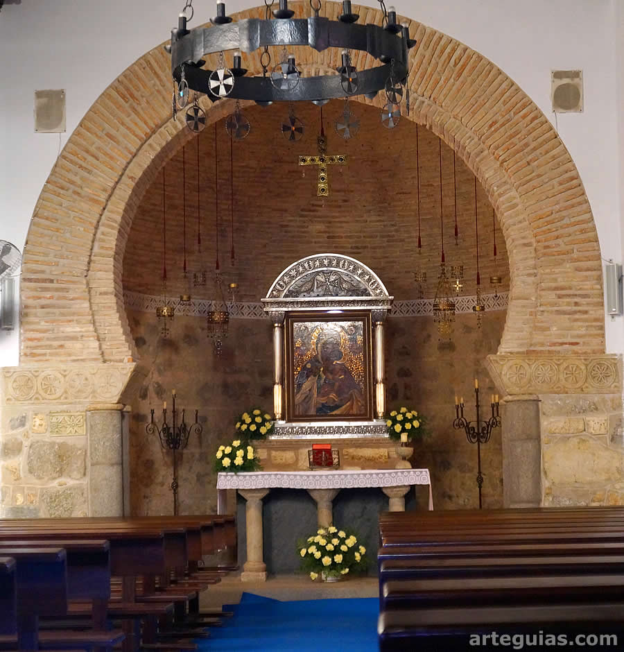 Interior de la cabecera de la Ermita de Guadamur
