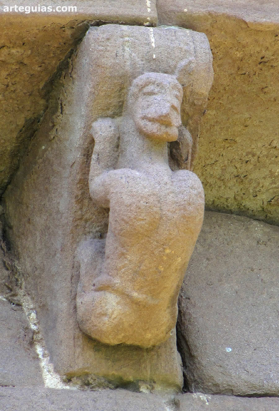 Canecillo con un l&eacute;on