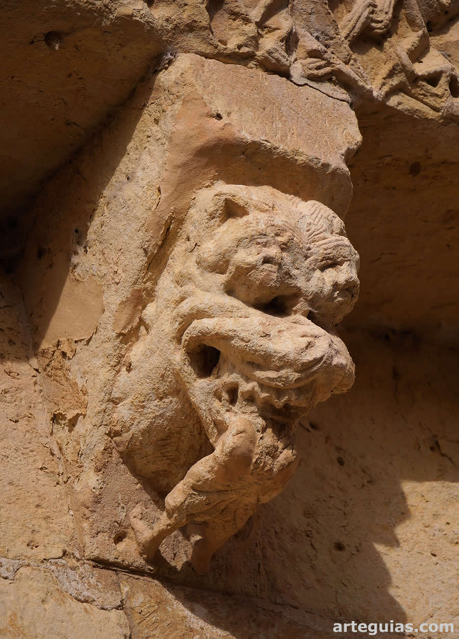 Canecillo de le&oacute;n andr&oacute;fago