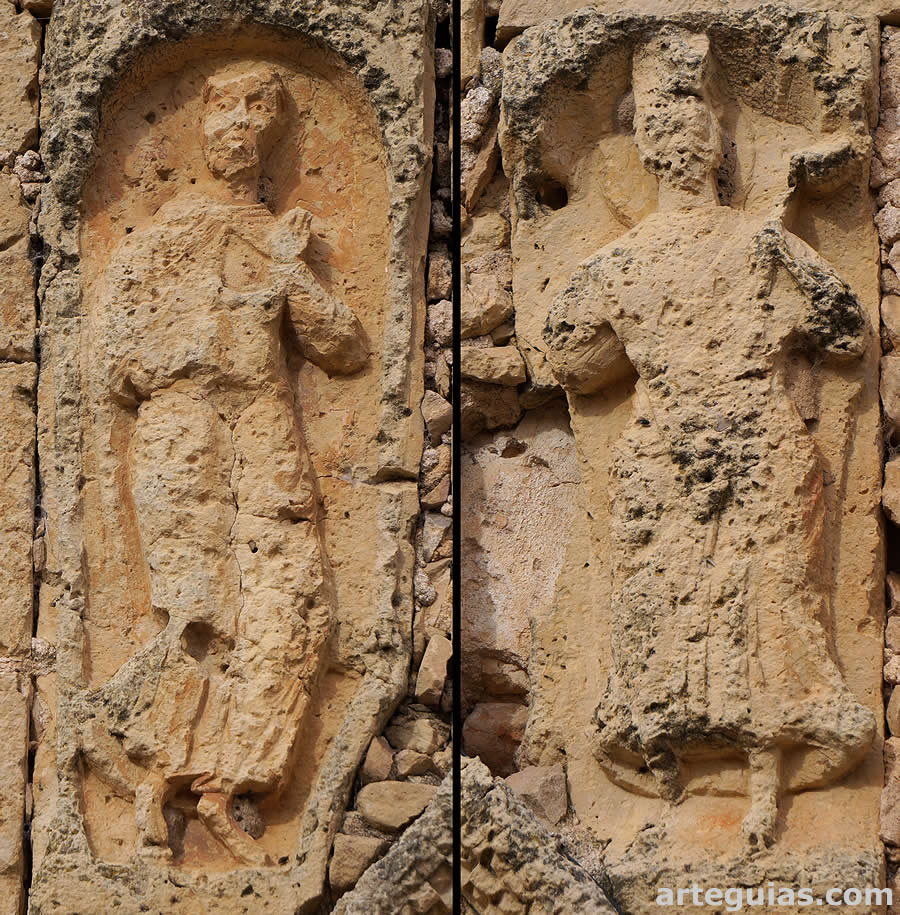 Caba&ntilde;as de Polendos: relieves humanos en las enjutas de la puerta