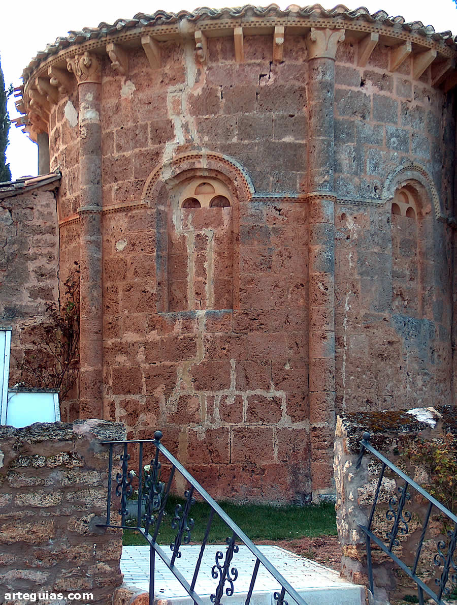 Otra perspectiva del &aacute;bside de esta iglesia