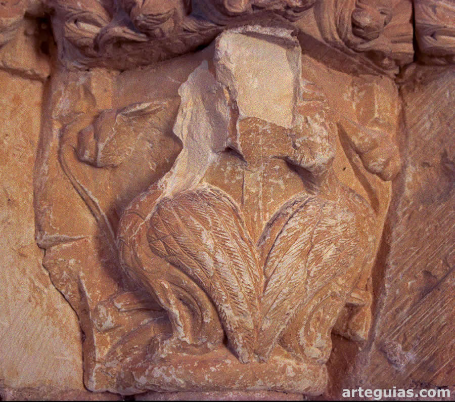 Capitel con arp&iacute;as