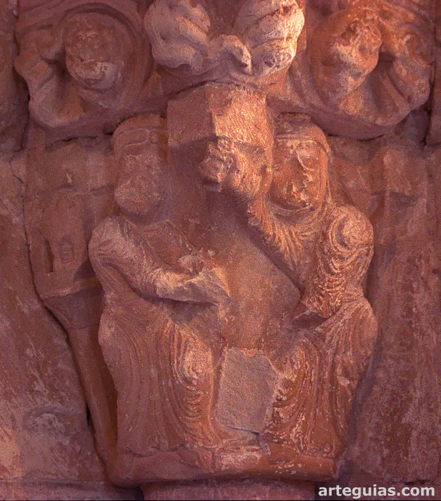 Capitel de la puerta rom&aacute;nica
