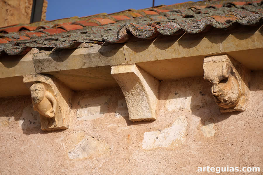 Corona de canecillos