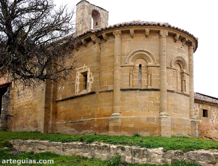 Iglesia de Castilseco, La Rioja. Vista desde el sureste