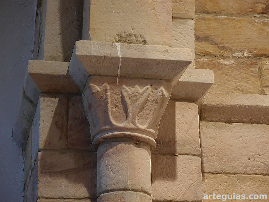 Capitel del arco triunfal