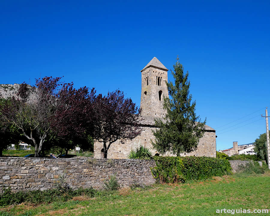 Coll de Narg&oacute; y su iglesia lombarda