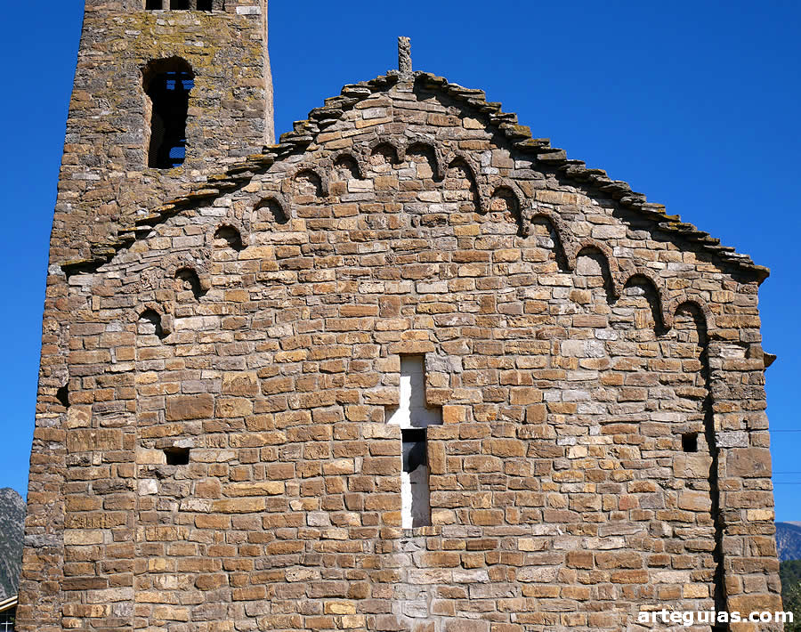 Iglesia de Coll de Narg&oacute;: imafronte