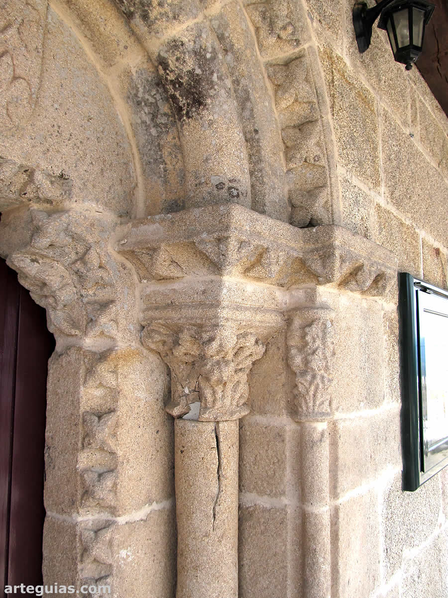 Columna y arquivoltas